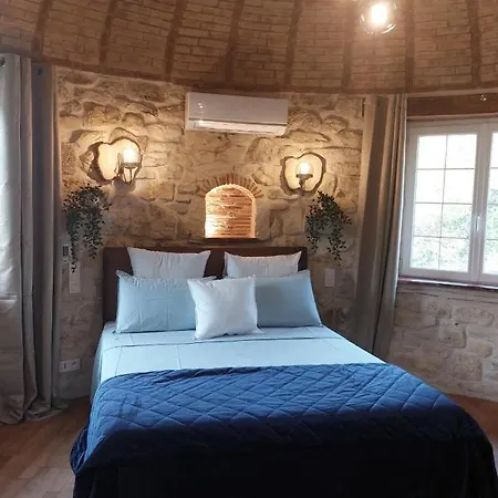 Domaine De La Tour De Peres Apartment Ayguetinte