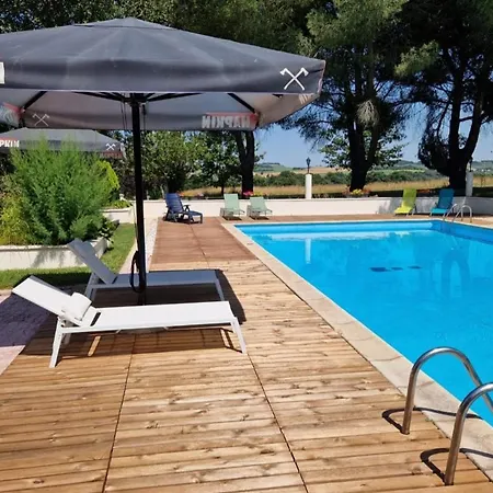 Domaine De La Tour De Peres Apartment Ayguetinte