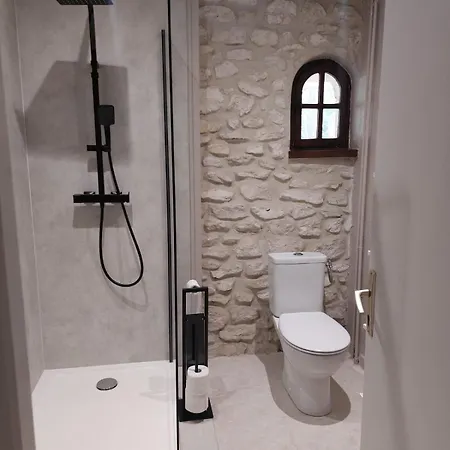 Domaine De La Tour De Peres