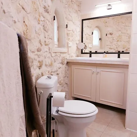 Domaine De La Tour De Peres Apartment Ayguetinte