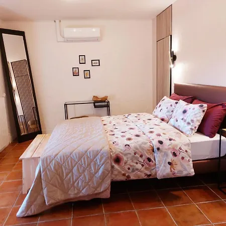 Domaine De La Tour De Peres Apartment