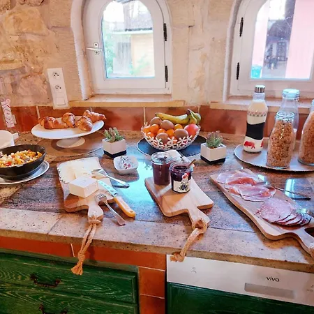 Domaine De La Tour De Peres Apartment Ayguetinte