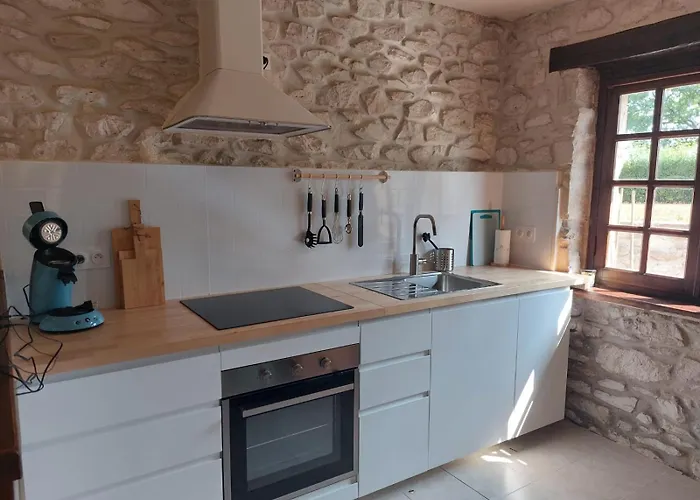 Domaine De La Tour De Peres شقة *