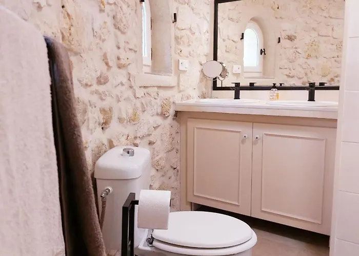 Domaine De La Tour De Peres شقة Ayguetinte