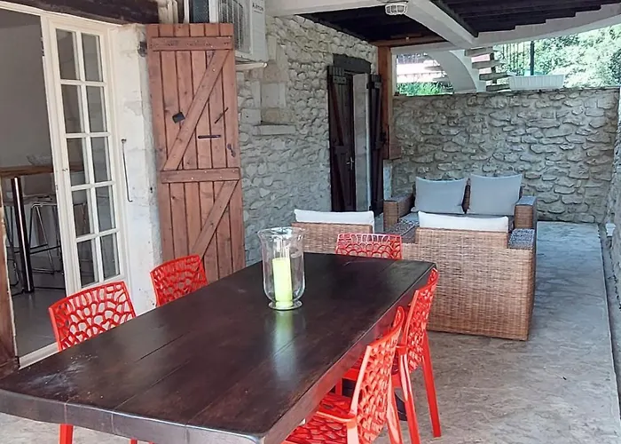 Domaine De La Tour De Peres شقة Ayguetinte