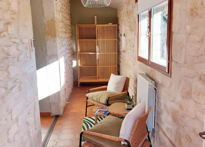 Domaine De La Tour De Peres *