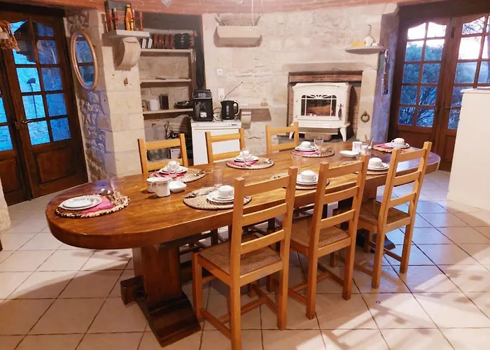 Domaine De La Tour De Peres شقة *