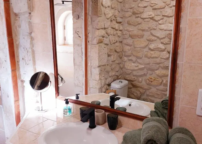 Domaine De La Tour De Peres * Ayguetinte