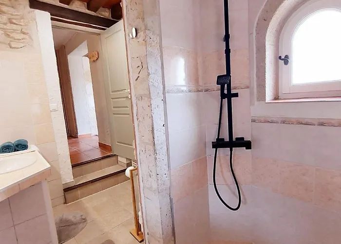 شقة Domaine De La Tour De Peres